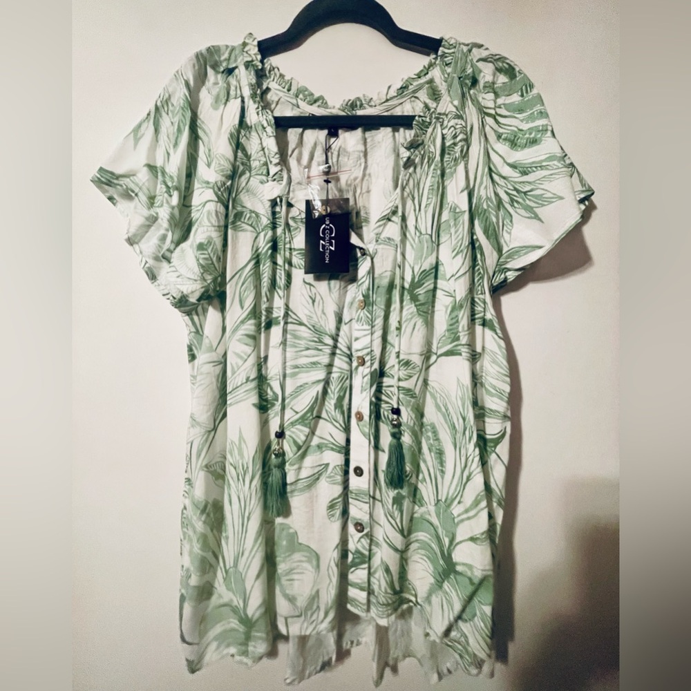 4/$25 Club Z Collection Green Leaf Print Women's Top